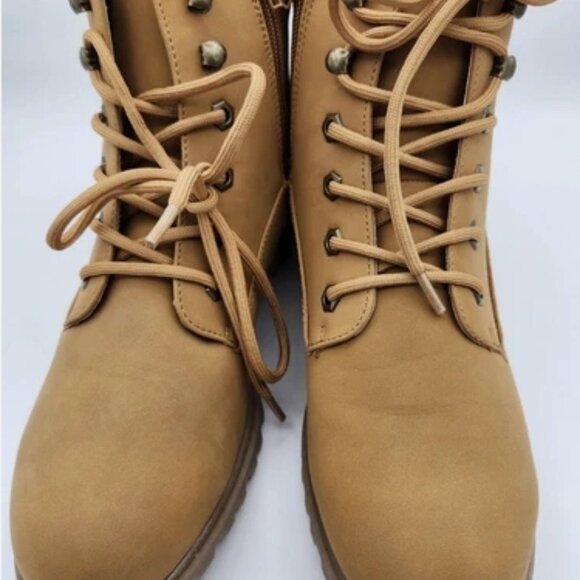 Madden Girl FFLYJ101 Tan Combat Boots‎ Women’s 9 Lace-Up Side Zip Chunky Heel - Picture 2 of 15
